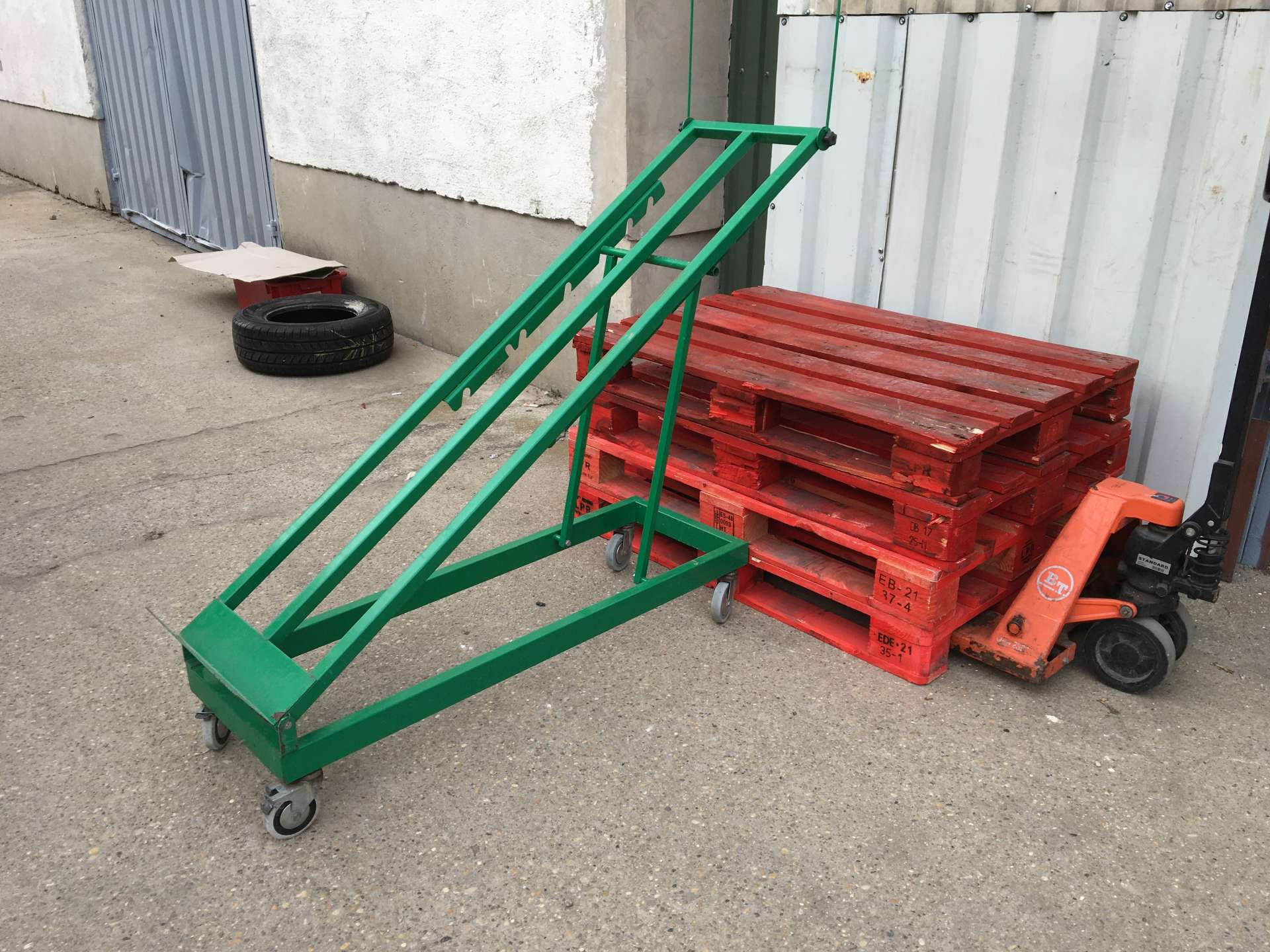 Zöldséges állvány gurulós