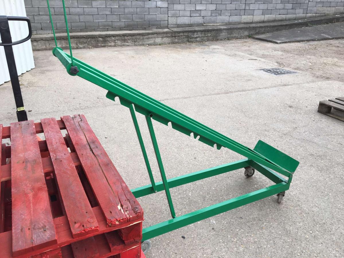 Zöldséges állvány gurulós – termékfotó hátulról