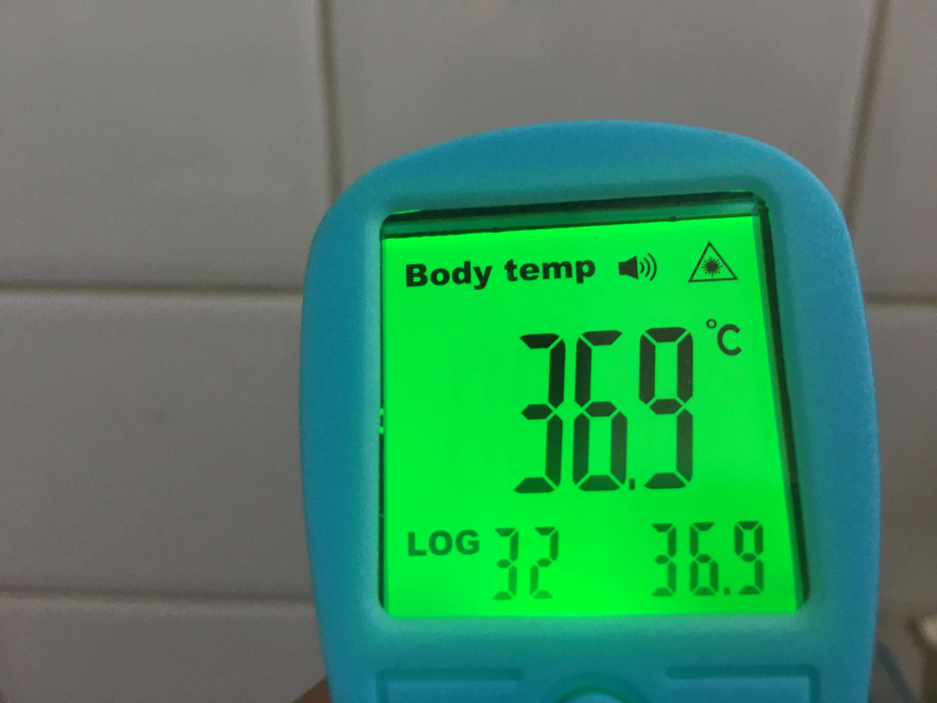 Érintés nélküli hőmérő, Brav IT-122, infravörös