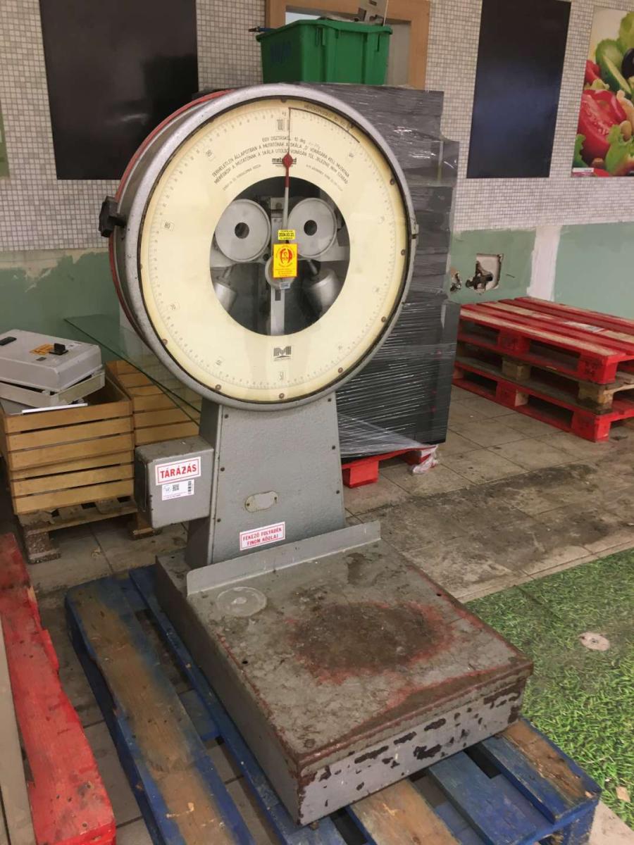 Körlapos mázsa Metripond – termékfotó jobb oldalról