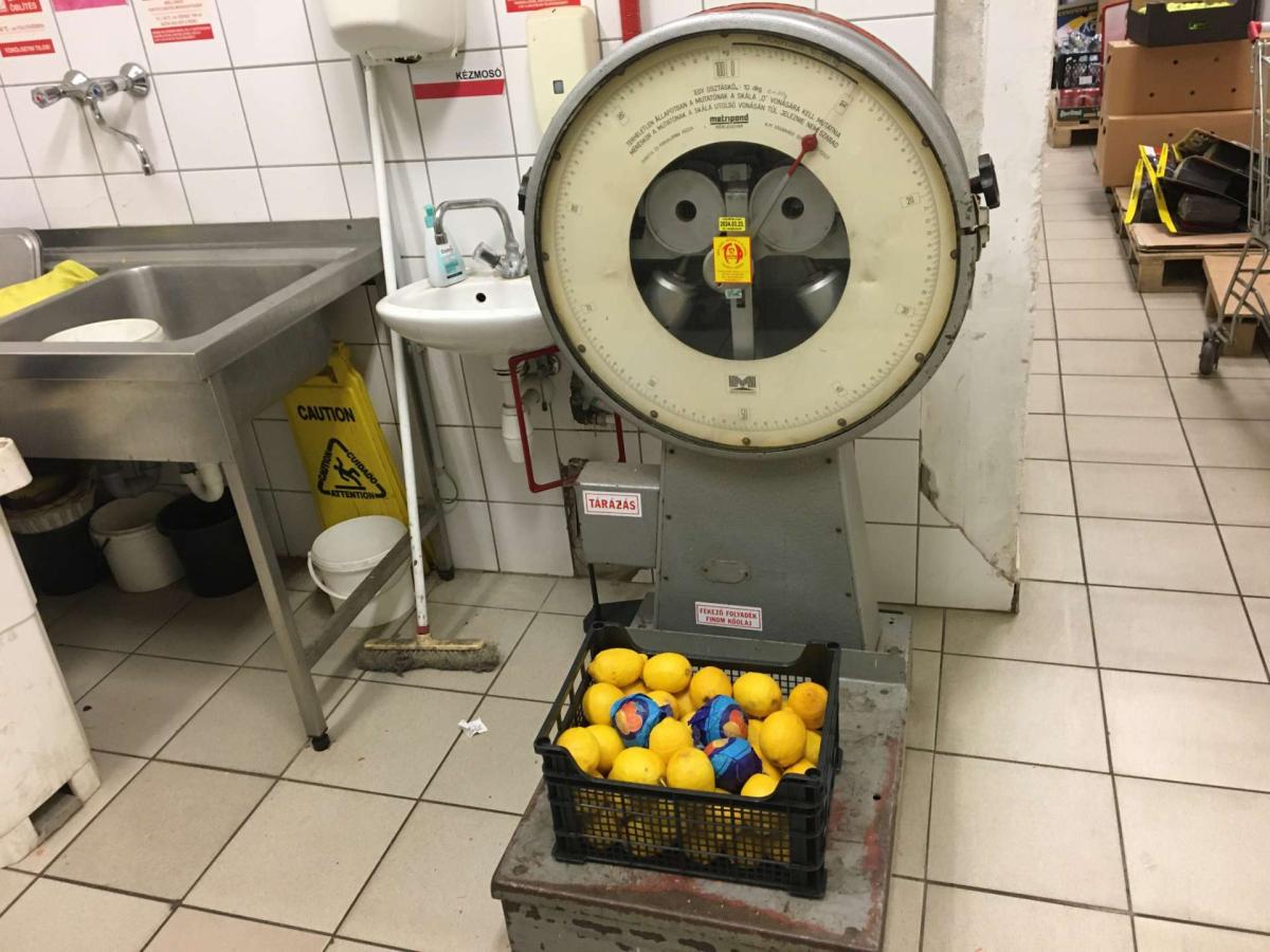 Körlapos mázsa Metripond – termékfotó felülnézet