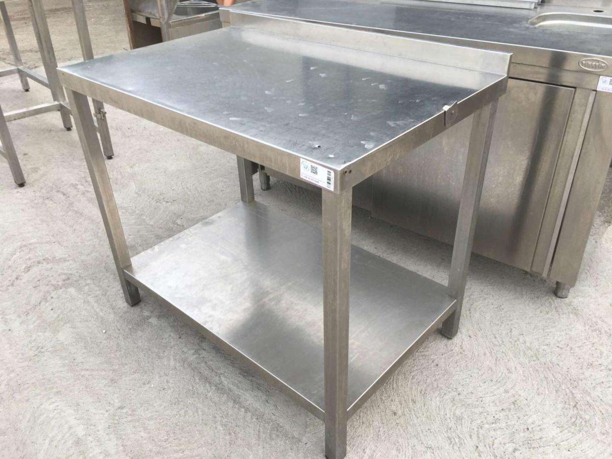 Rozsdamentes munkaasztal, alsó polccal, HF 70*66 – termékfotó hátulról