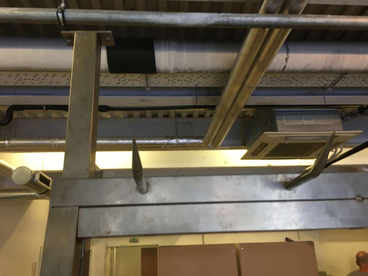 Rozsdamentes öntartó rénvas különböző mértekben – termékfotó felülnézet