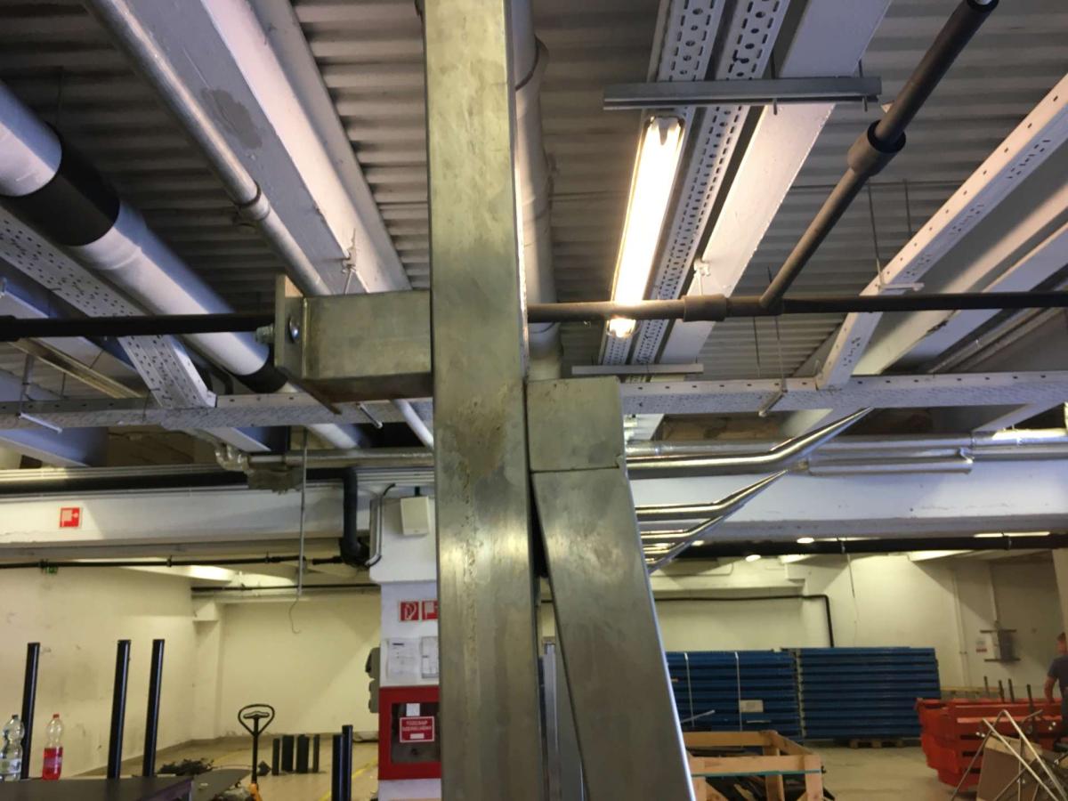 Rozsdamentes öntartó rénvas különböző mértekben – termékfotó részlet