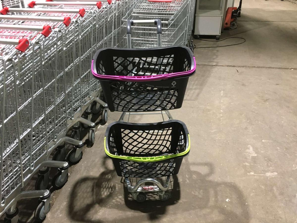 Új, vagy újszerű Wanzl Pick Up GT R 26 kocsi 2 darab kosárral – termékfotó hátulról