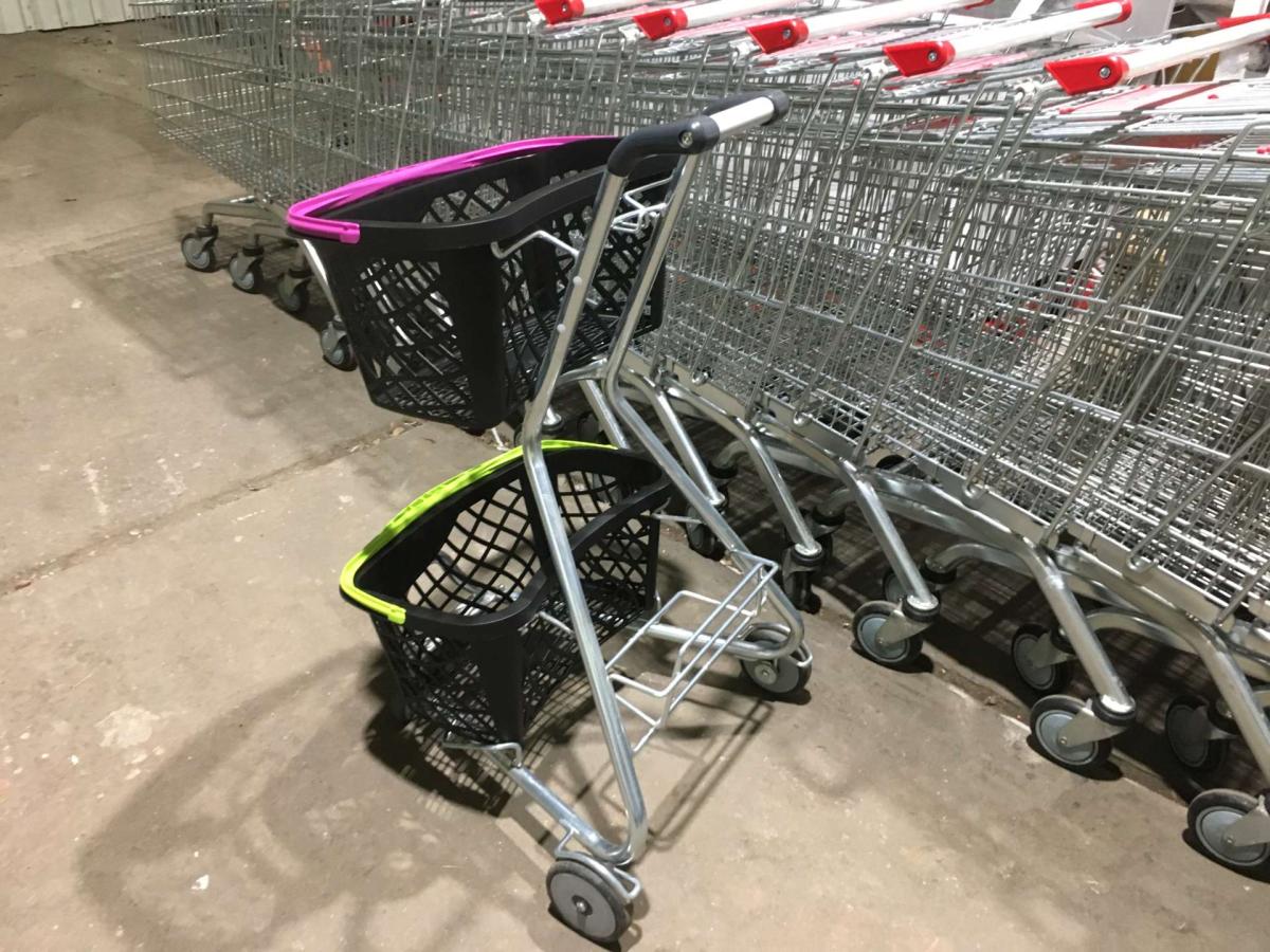 Új, vagy újszerű Wanzl Pick Up GT R 26 kocsi 2 darab kosárral – termékfotó bal oldalról