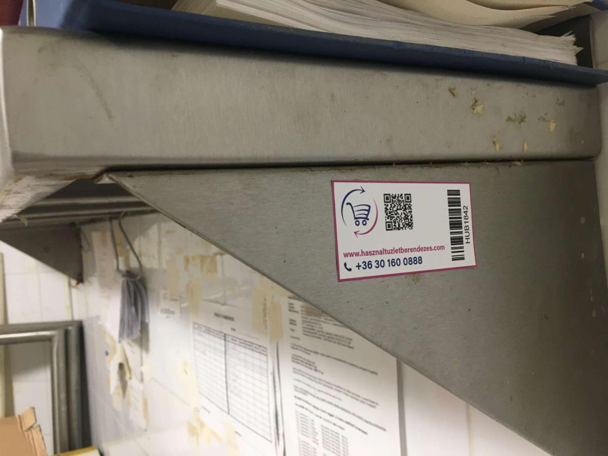 Fali polc fix konzolos 100/120/170/180*30-as – termékfotó használat közben