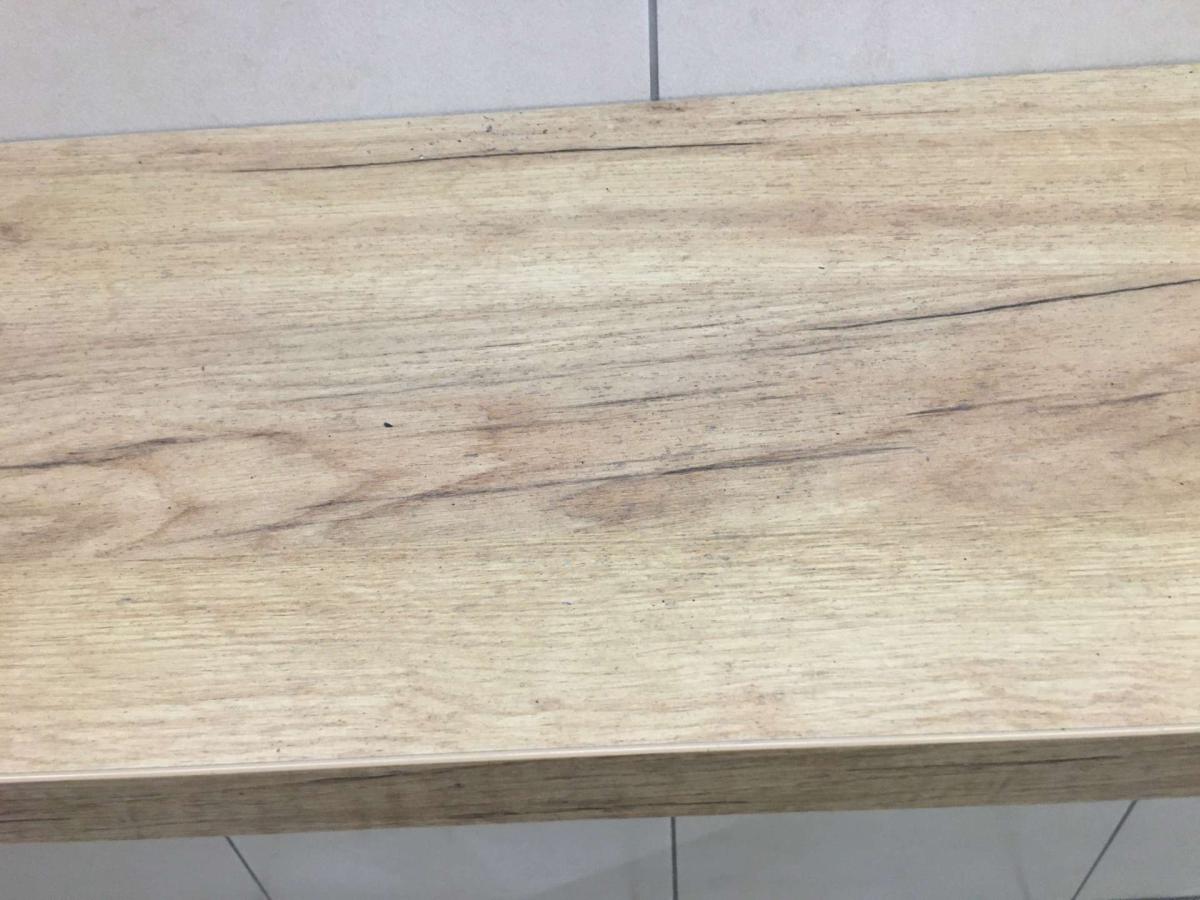 Konzolos elpakoló asztal – termékfotó alulnézet