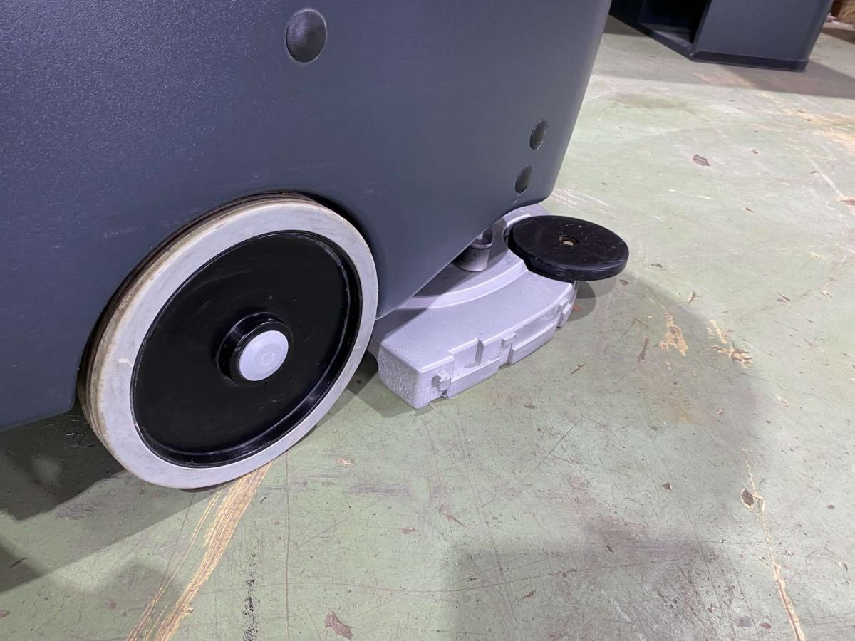 NILFISK SC450 53 B padlótisztító 50%-os akkumlátorral – termékfotó (11. kép)