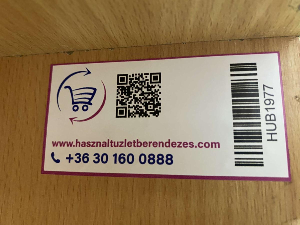 Tároló polc, egyedi oszloptakaráshoz – termékfotó alulnézet