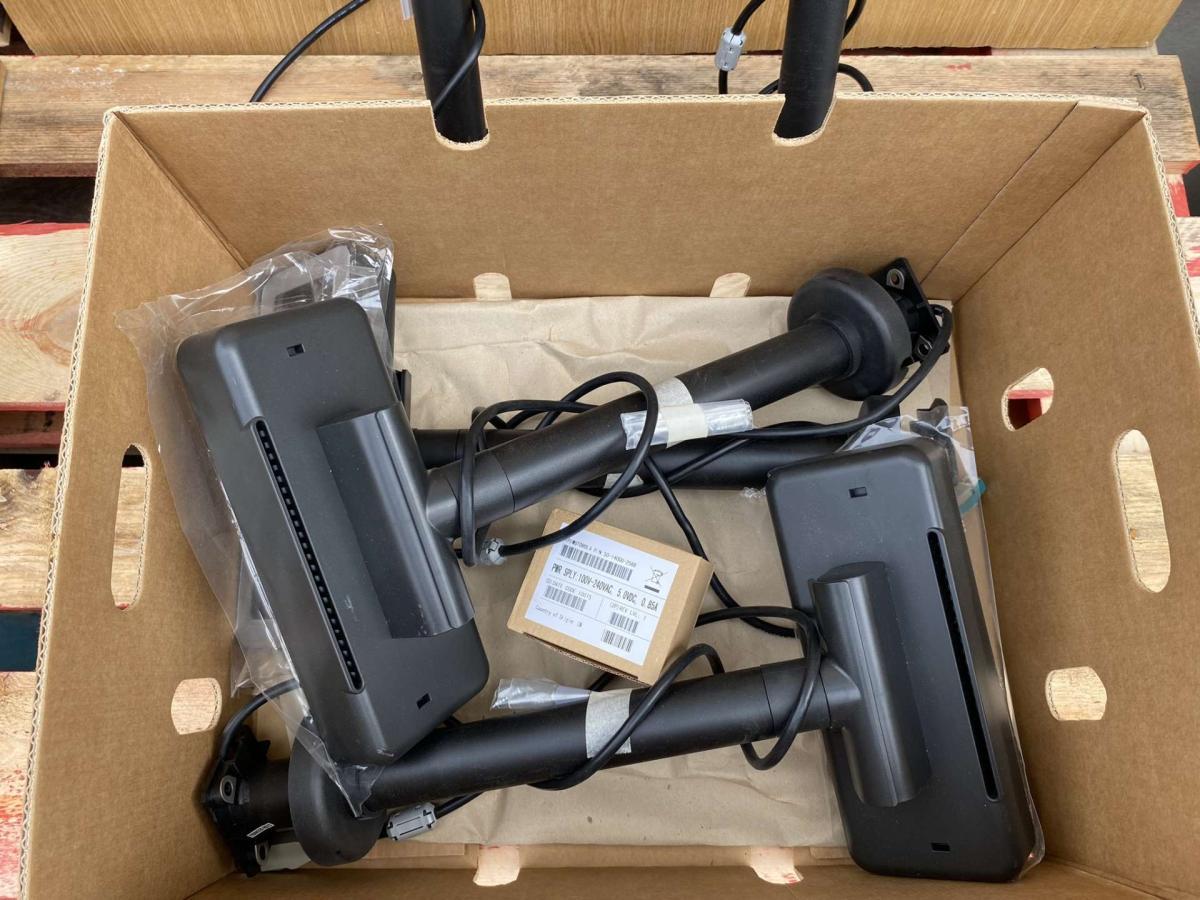 Fujitsu klienskijelző KD02906-1504 – termékfotó hátulról