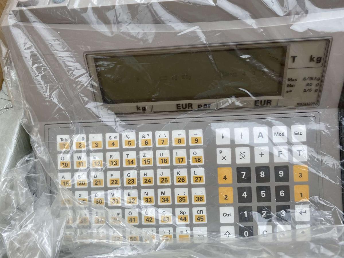 Bizerba BC100 mérleg – termékfotó bal oldalról