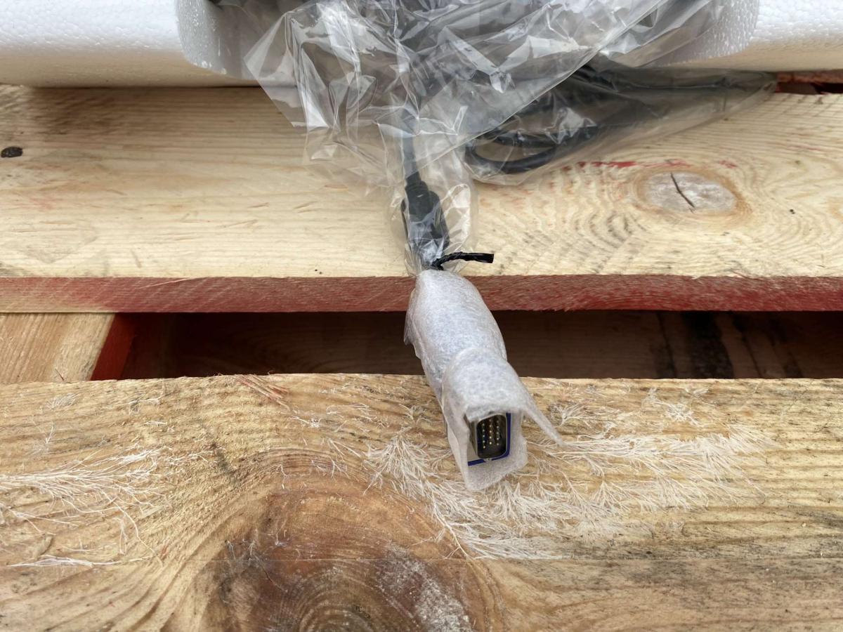 Lenovo Thinkvision L174 TFT monitor – termékfotó hátulról