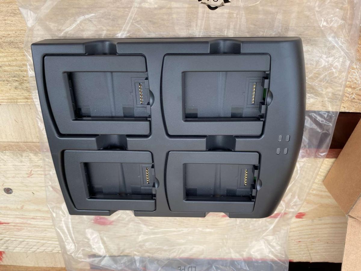 Motorola Symbol akkumlátortöltő SACX000-4000C – termékfotó hátulról