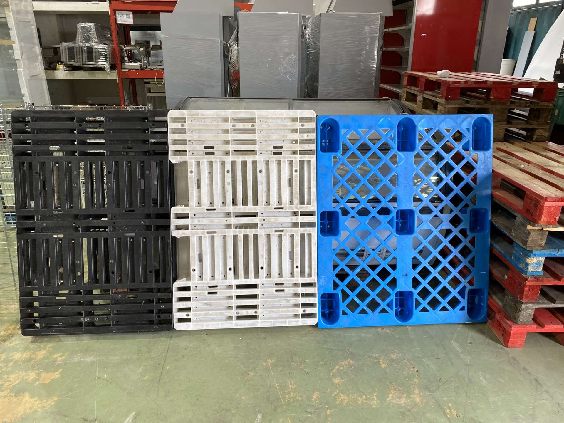 Műanyag higiénikus raklapok több méretben és színben