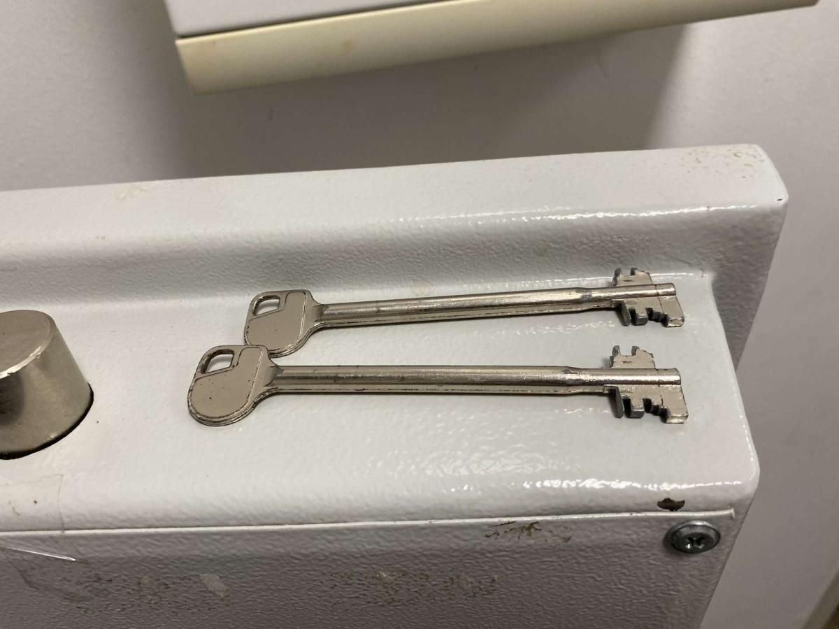 Páncélszekrény Konsmetal SGP140/II-K – termékfotó felülnézet