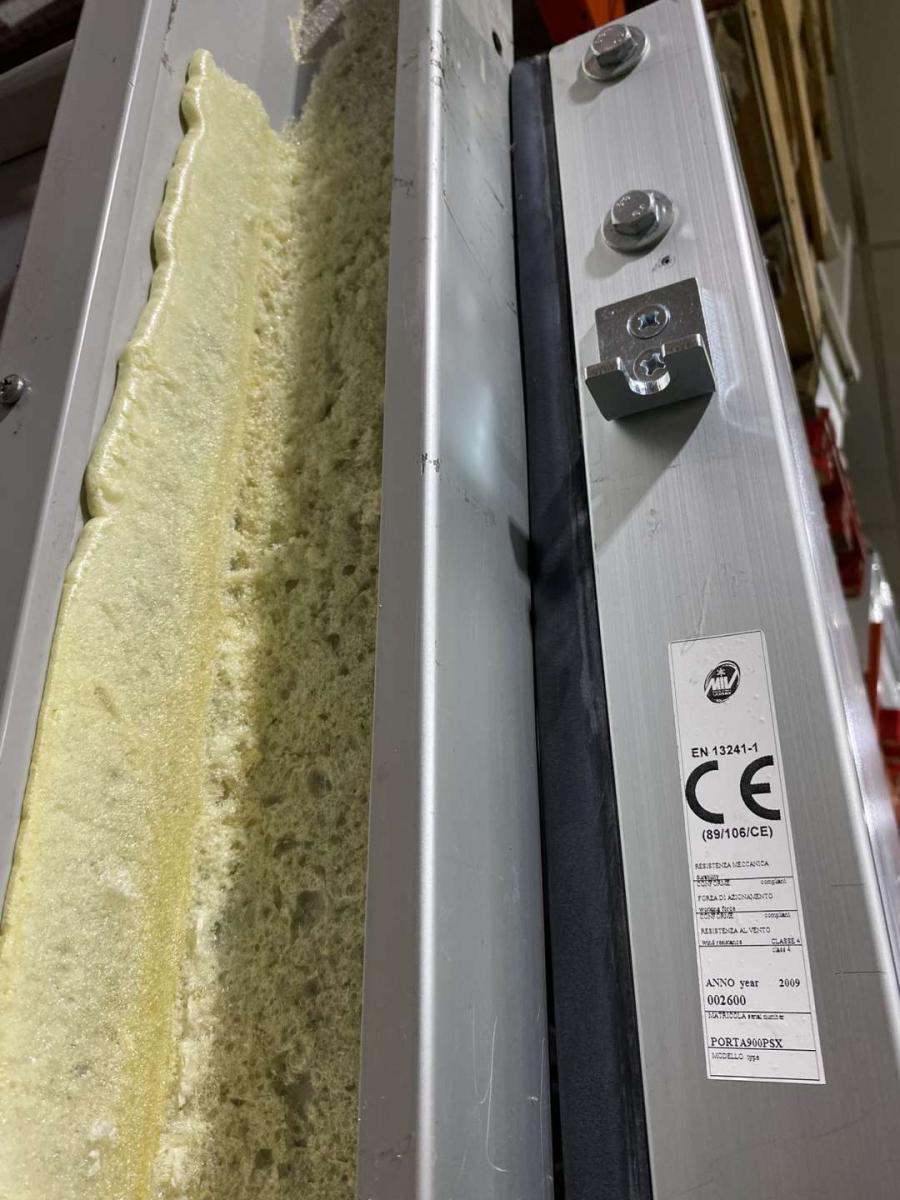 Húzó kamraajtó MIV gyártmány 200*240 – termékfotó (14. kép)