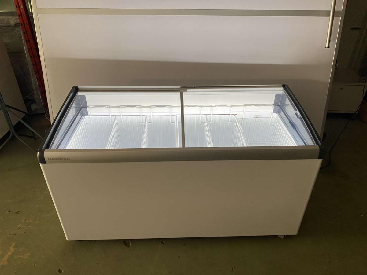 LIEBHERR EFI 4453 Fagyasztó láda - 426 liter – termékfotó alulnézet