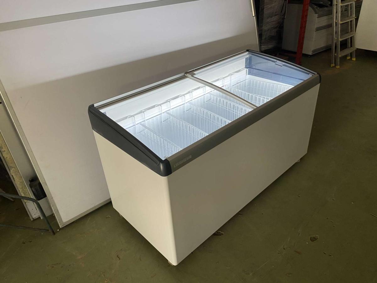 LIEBHERR EFI 4453 Fagyasztó láda - 426 liter – termékfotó 45° nézet