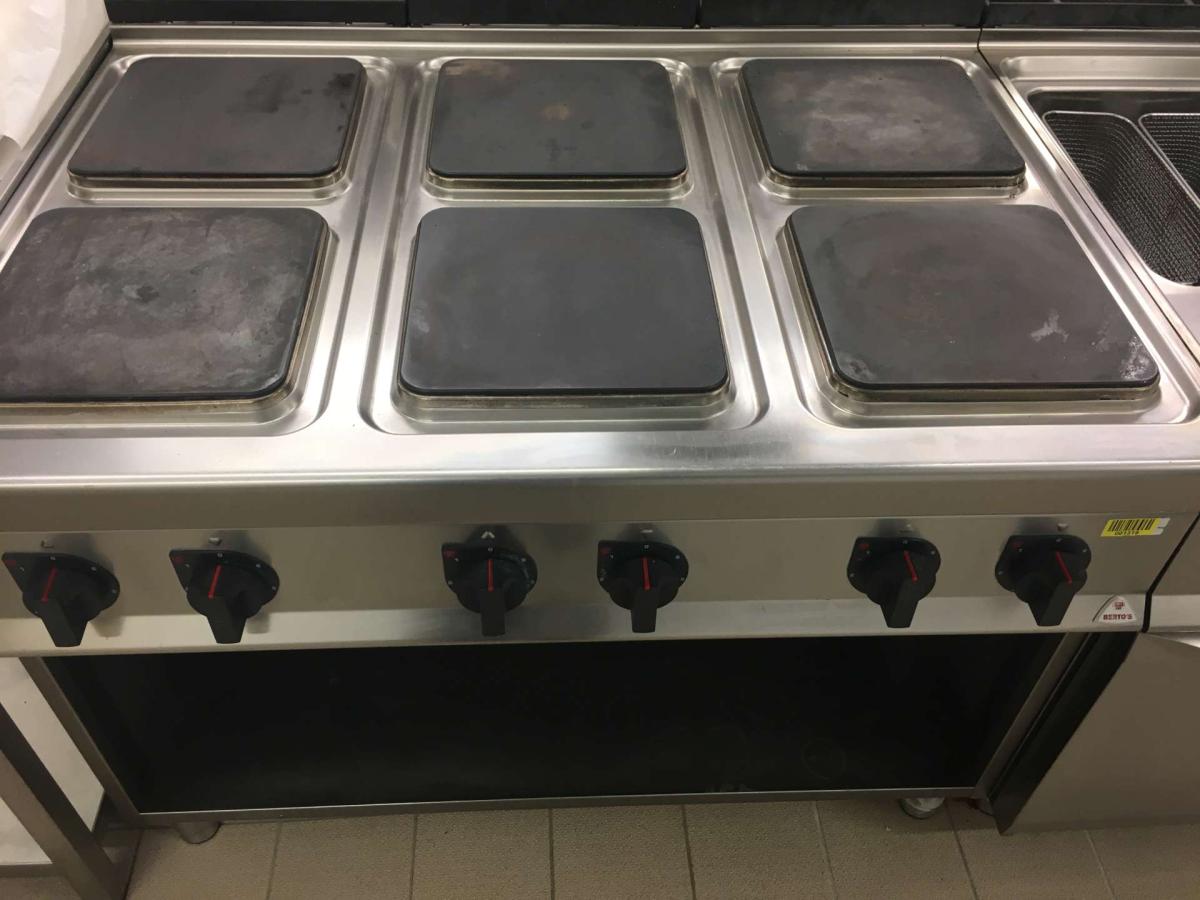 Bertos E9PQ6M 6 lapos elektromos tűzhely feltöltőcsappal – termékfotó elölnézet