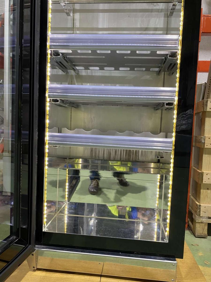 Borhűtő Enofigo Miami Medmix/421 – termékfotó 45° nézet