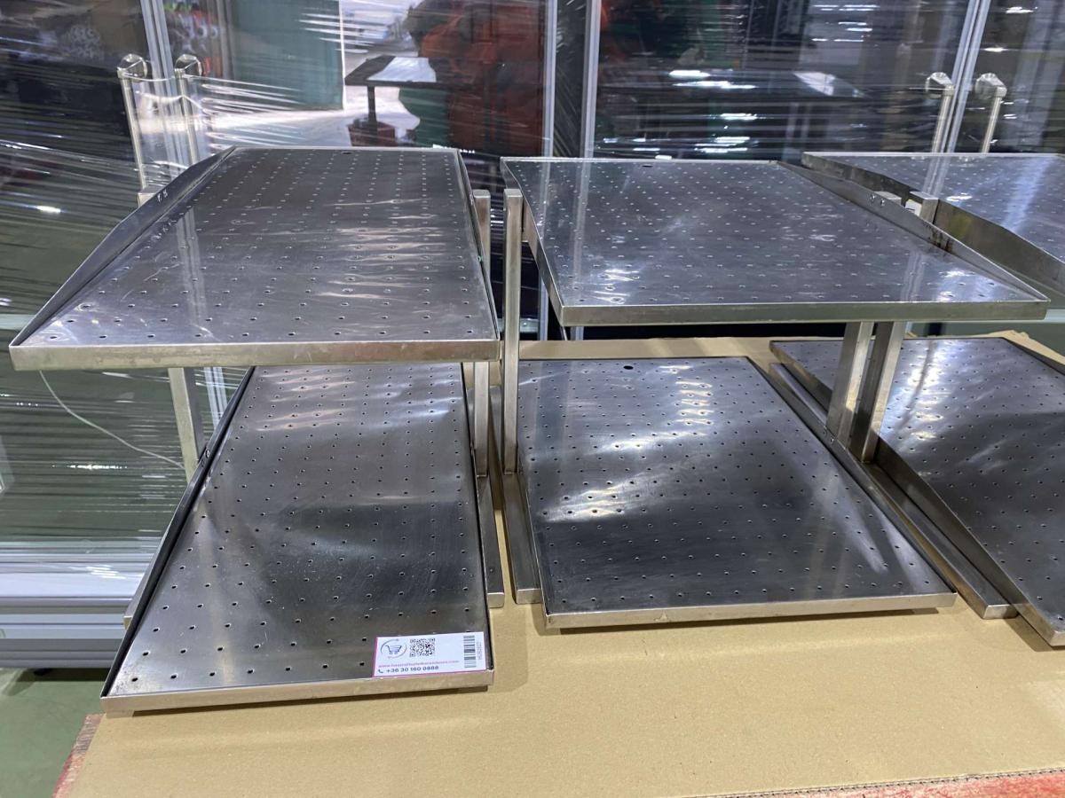 Rozsdamentes pohártartó, csepegtető több méretben – termékfotó hátulról