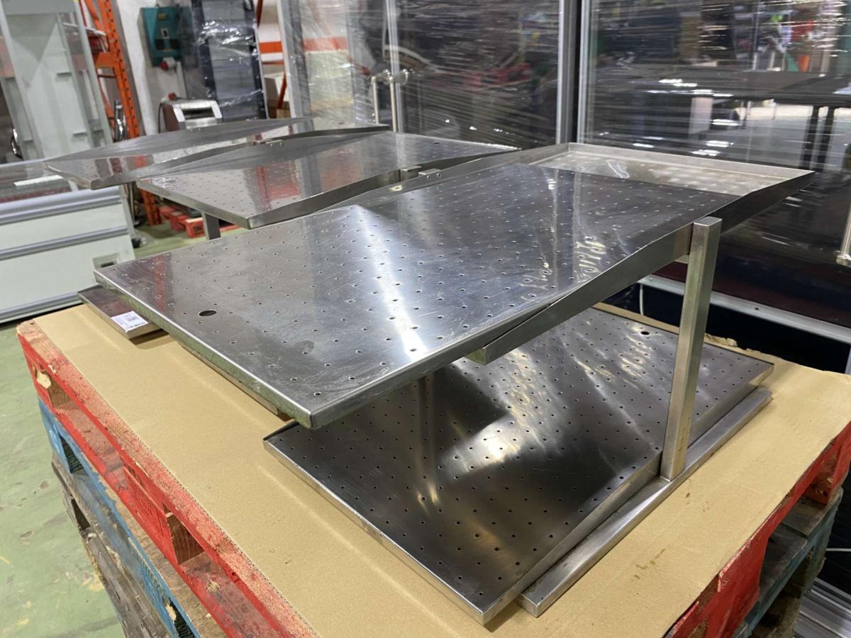 Rozsdamentes pohártartó, csepegtető több méretben – termékfotó alulnézet