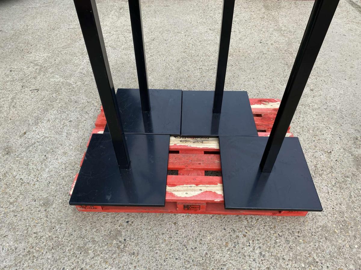 Központi asztalláb, könyöklő asztalbázis – termékfotó felülnézet