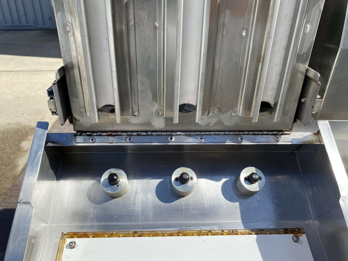 Szörpadagoló berendezés bag in box – termékfotó 45° nézet