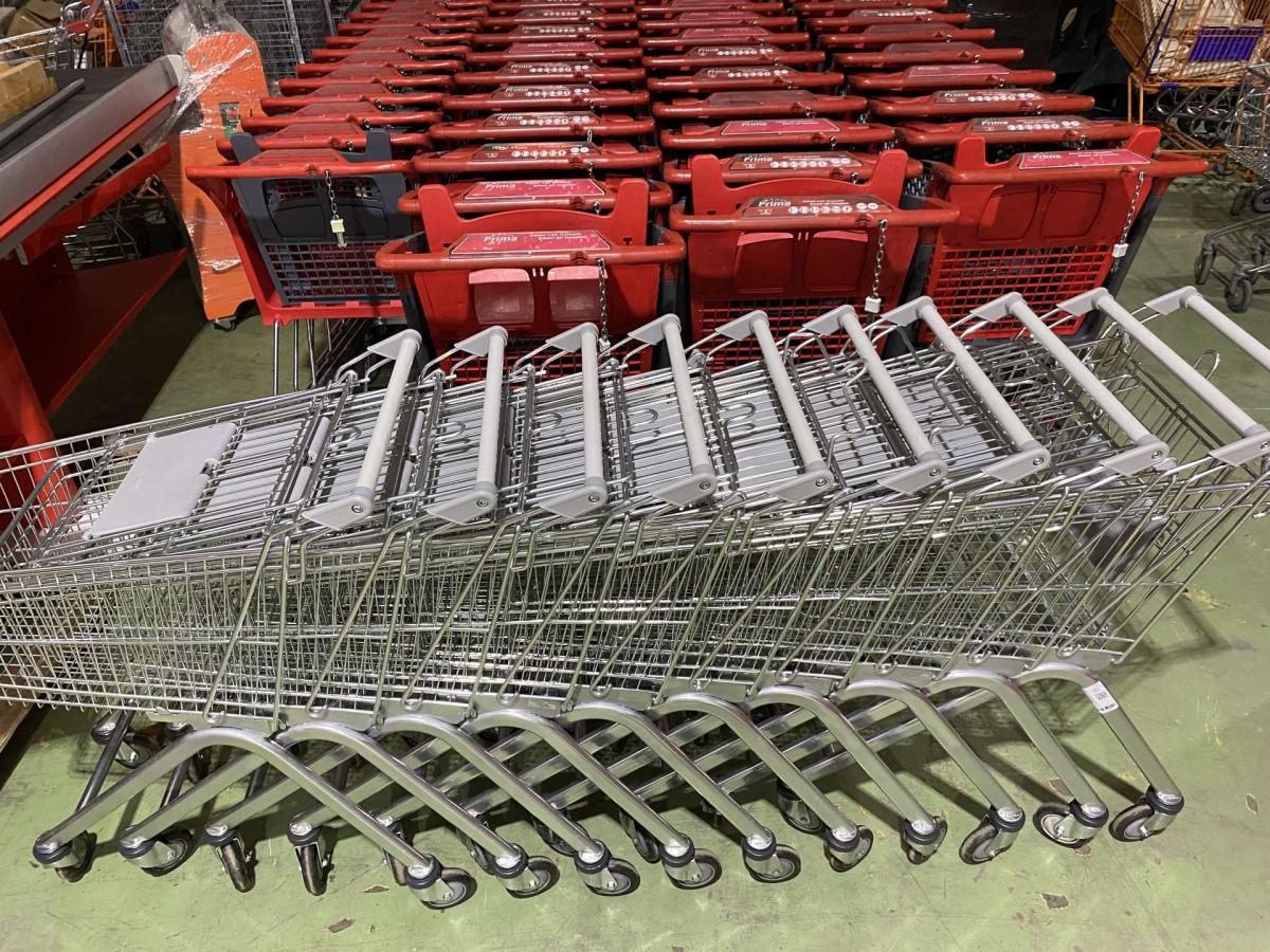 Felújított Wanzl EL 75 bevásárlókocsi szürke műanyagokkal – termékfotó jobb oldalról