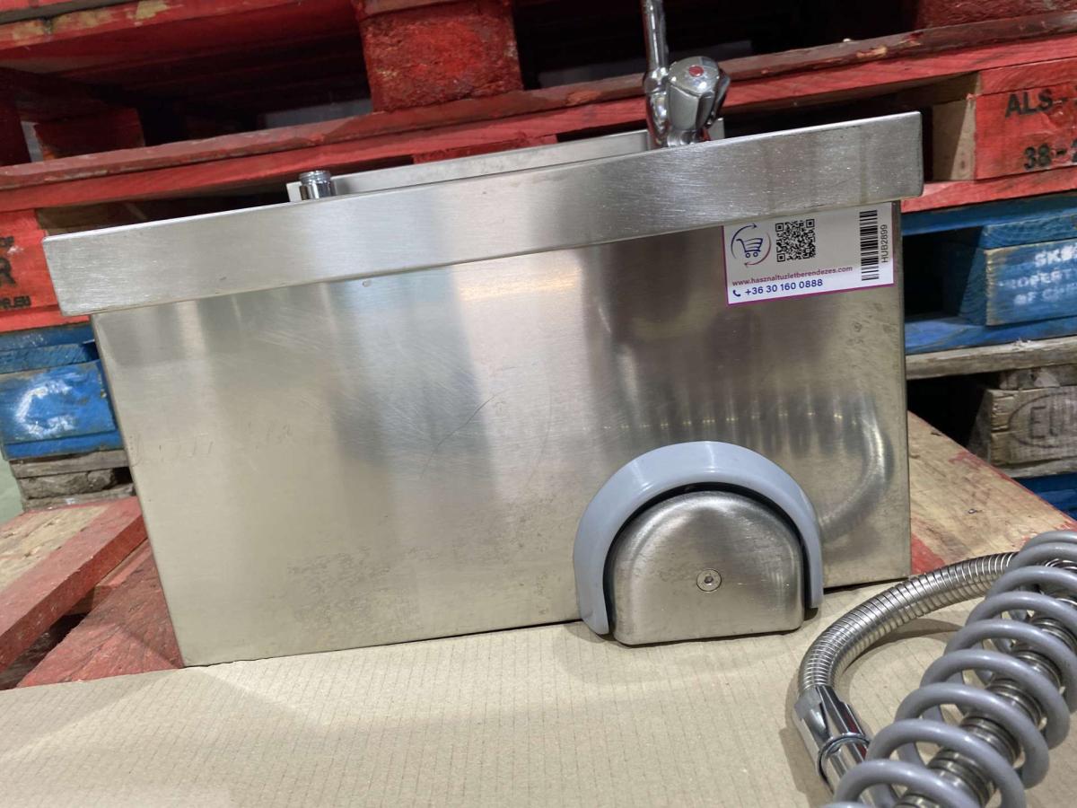 Rozsdamentes kézmosó, csaptelep, előmosó kézi zuhany – termékfotó hátulról