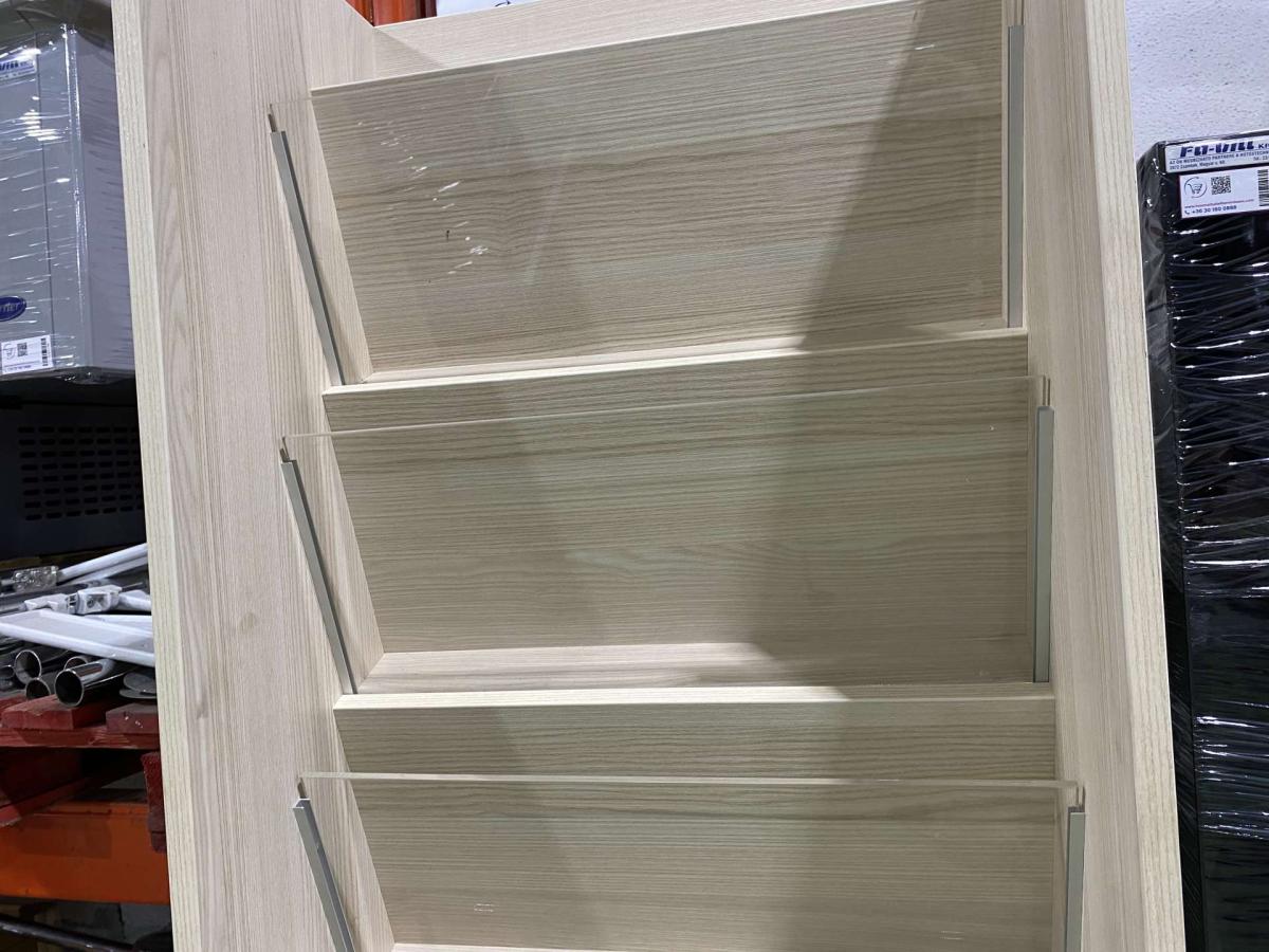 Újságos állvány 55*35 – termékfotó jobb oldalról