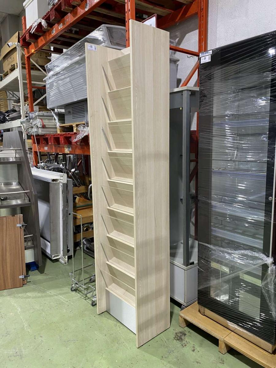 Újságos állvány 55*35 – termékfotó 45° nézet