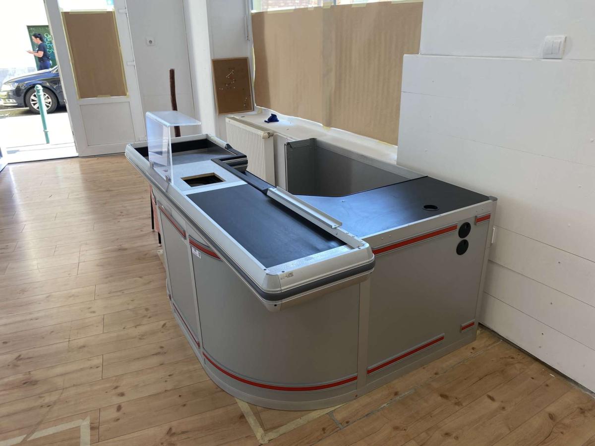 Kasszaasztal Pillen ( Szimpla elpakolós) – termékfotó alulnézet