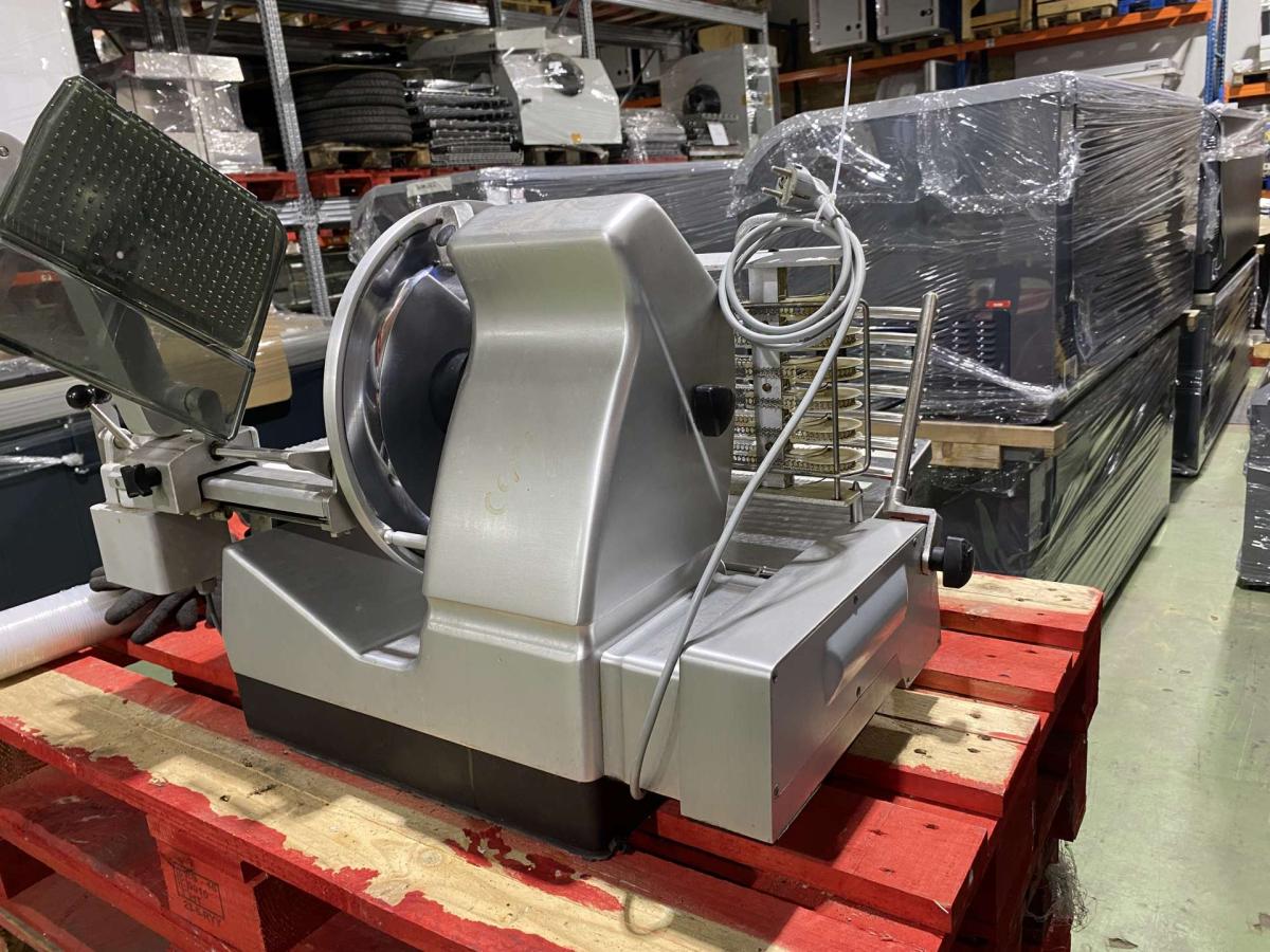 BIZERBA VS12 D szeletelő – termékfotó 45° nézet