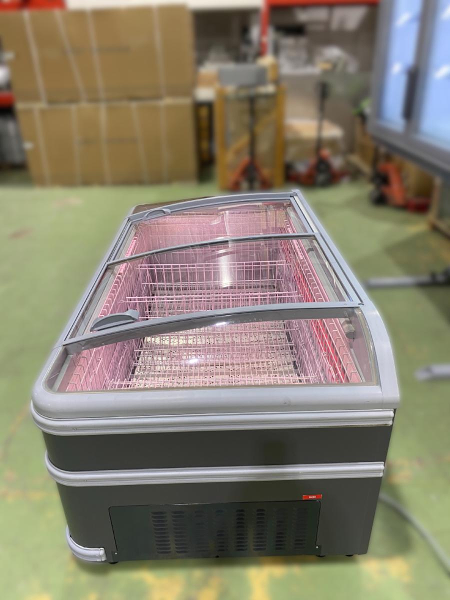 AHT MIAMI hűtőláda 185 szürke – termékfotó alulnézet