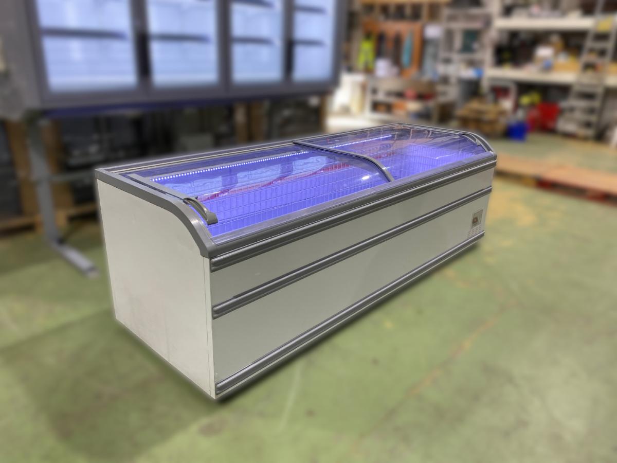 AHT MIAMI hűtőláda 210 fehér – termékfotó alulnézet