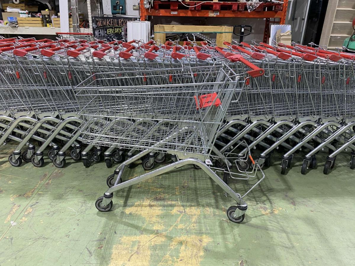 WANZL ELA 185 (ELX) bevásárlókocsi piros műanyagokkal – termékfotó jobb oldalról