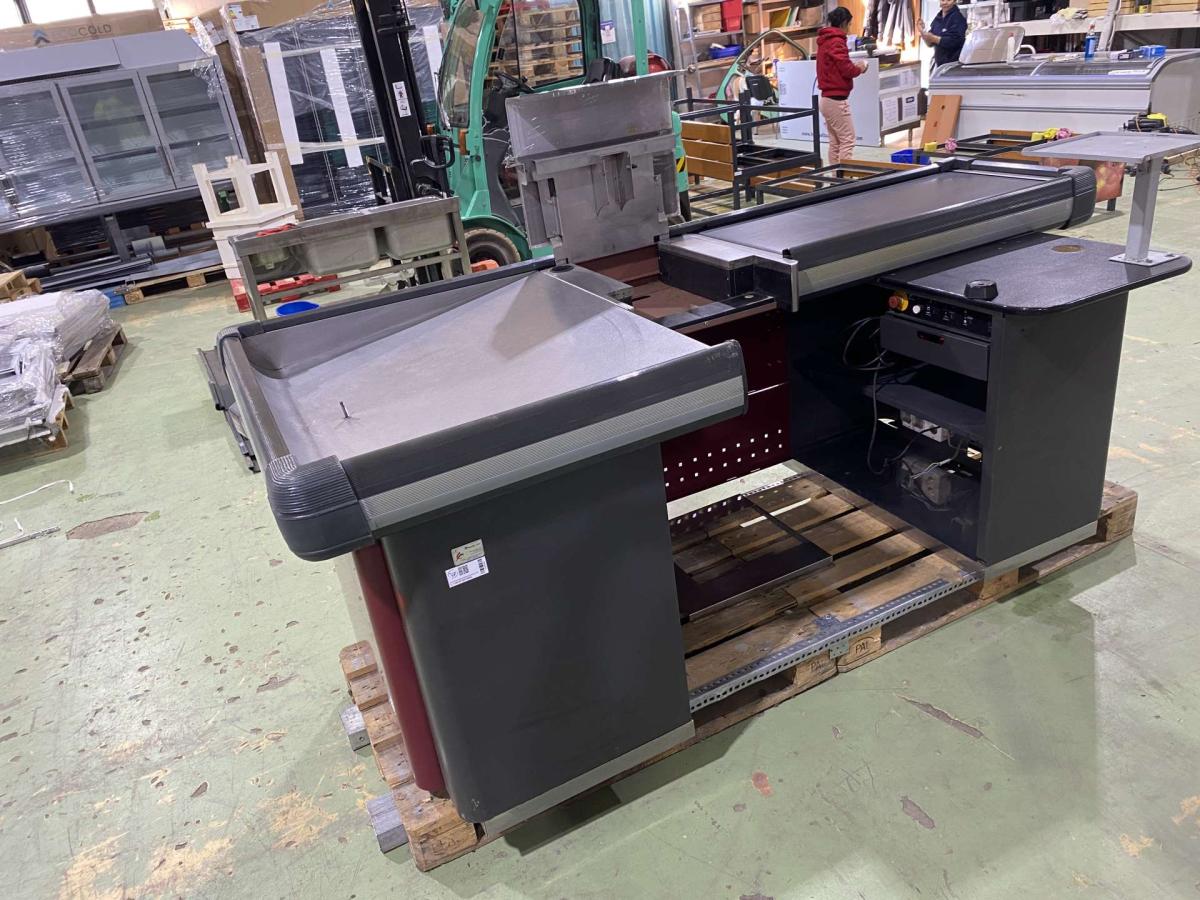 Kasszaasztal, Marsanz dupla elpakoló antracit-bordó – termékfotó használat közben