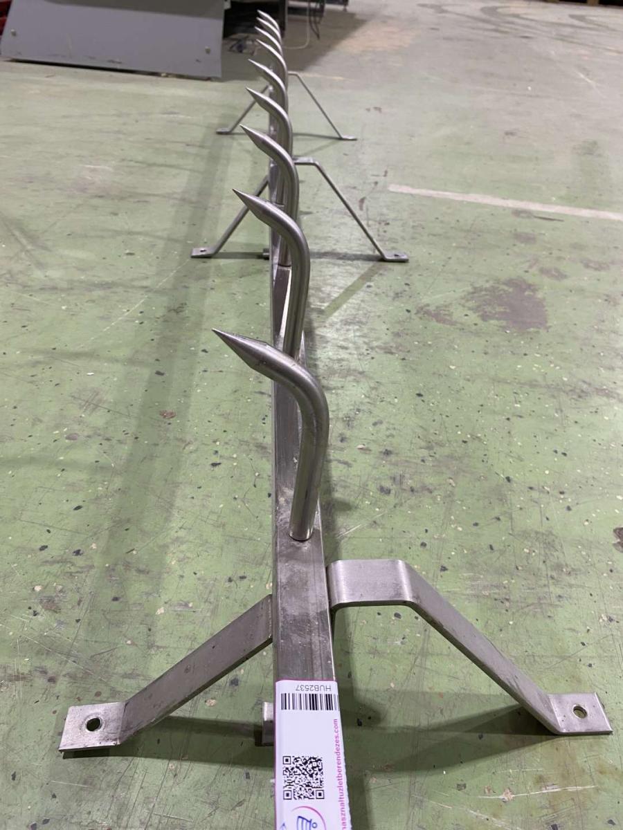 Rozsdamentes falra szerelhető rénvas 200 cm – termékfotó elölnézet