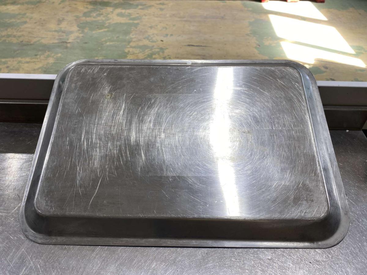 Rozsdamentes tálca 50*35*2 cm – termékfotó hátulról