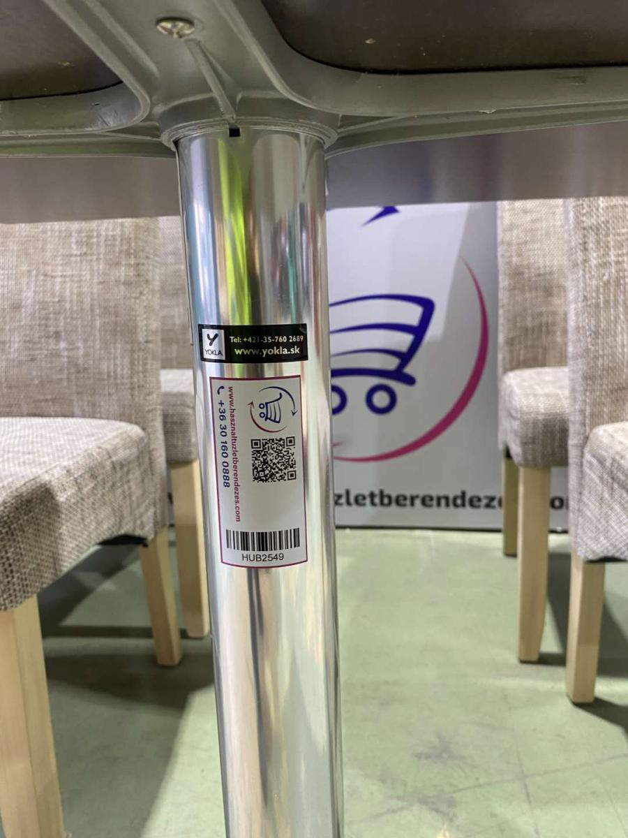 Új étkezőasztal Yukla központi lábbal – termékfotó hátulról