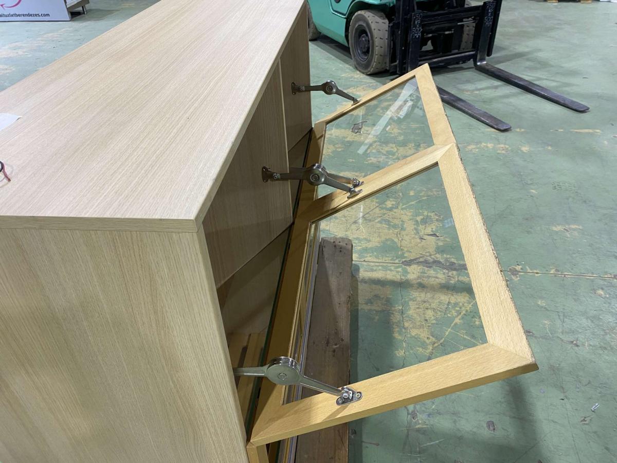 Kifli, zsemle felöntő, pékáruadagoló LED – termékfotó alulnézet