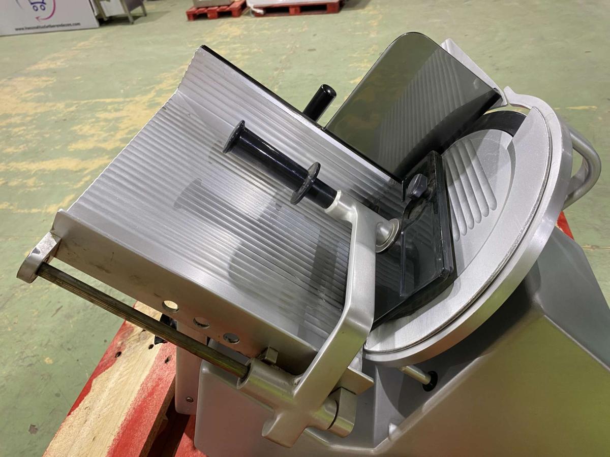 Bizerba SE 12 szeletelőgép – termékfotó csomagolás