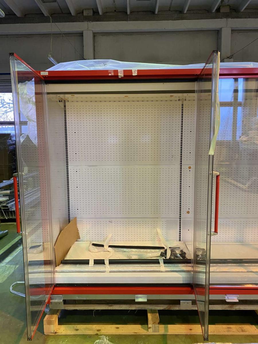 Új WSL - WANZL Horison falihűtő 3,75 méter – termékfotó 45° nézet