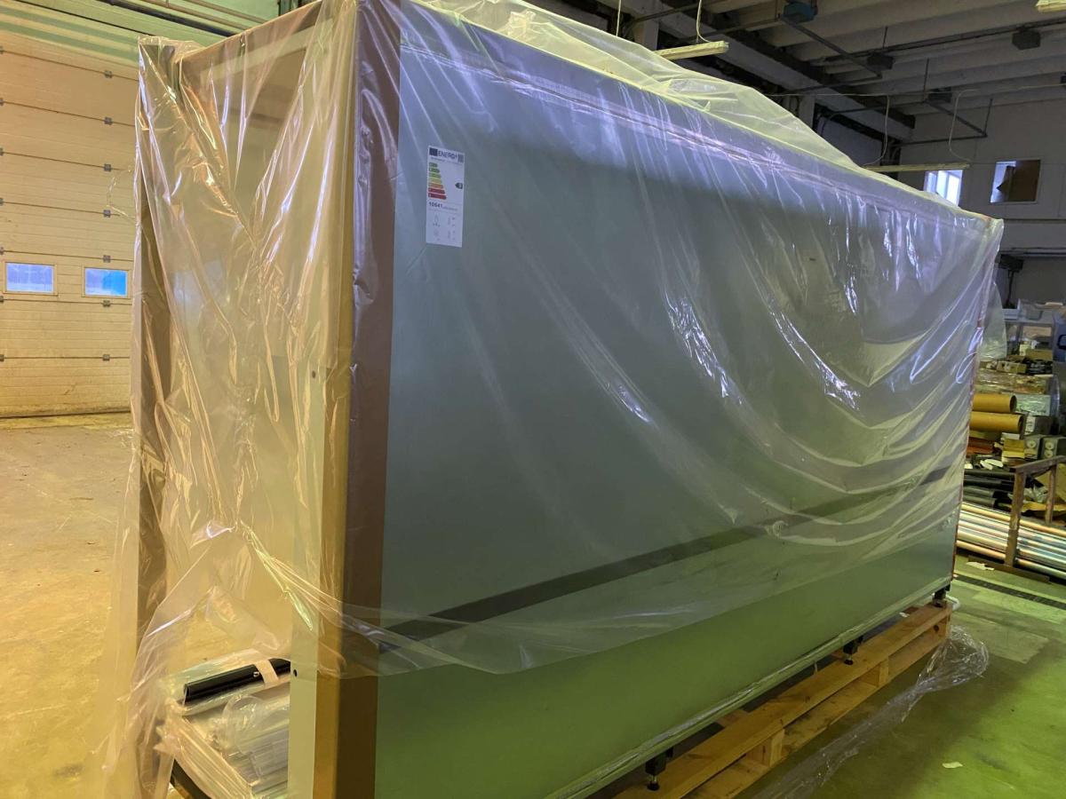 Új WSL - WANZL Horison falihűtő vonalban 13,75 méter – termékfotó használat közben