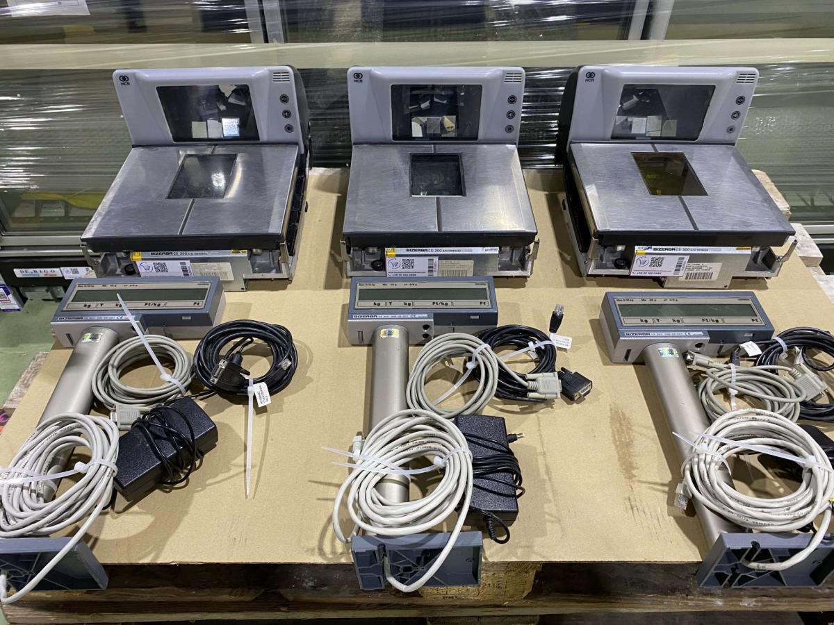 NCR pultba építhető mérleg - szkenner – termékfotó elölnézet