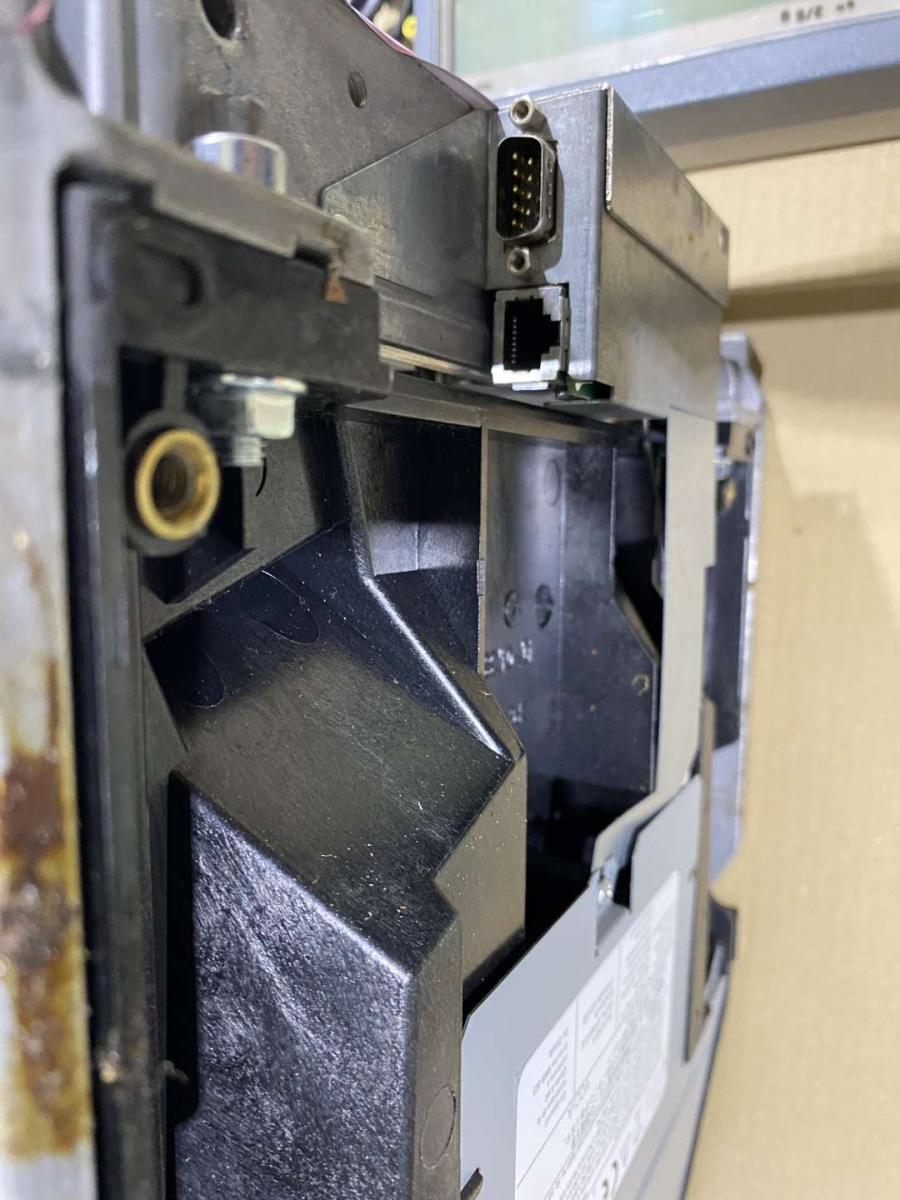 NCR pultba építhető mérleg - szkenner – termékfotó használat közben