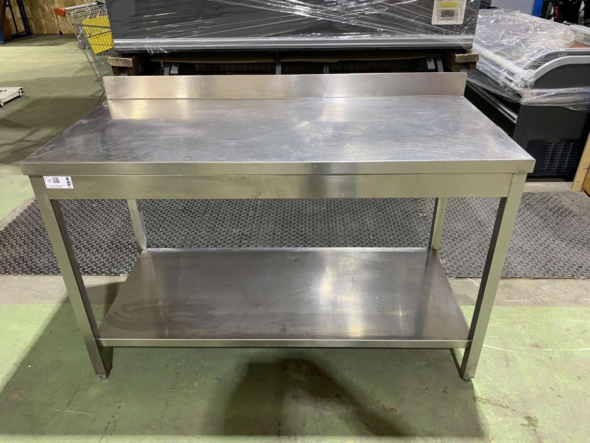 Rozsdamentes asztal 144*65 – termékfotó elölnézet