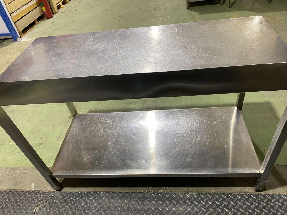 Rozsdamentes asztal 144*65 – termékfotó bal oldalról